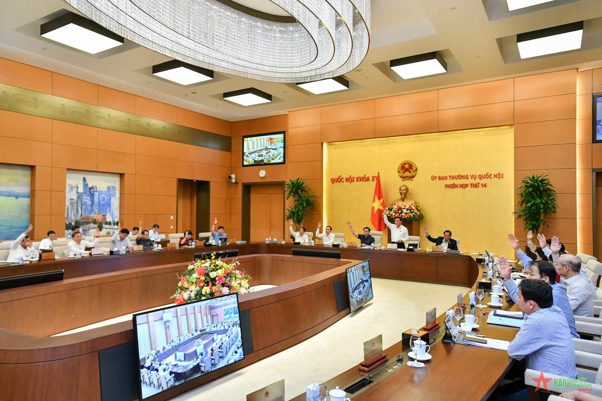 Thành lập thị xã Chơn Thành (Bình Phước), thị trấn Bình Phú (Cai Lậy, Tiền Giang)