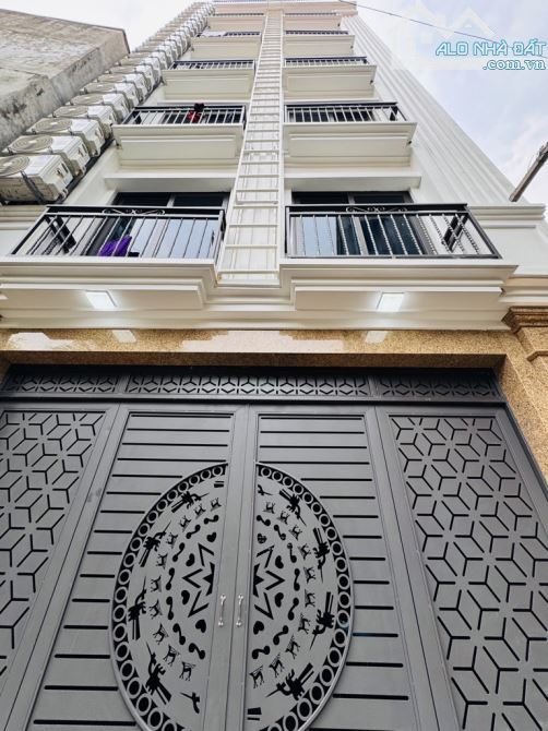 Bán toà căn hộ dịch vụ Cầu Diễn dt115m 7 tầng 32P khép kín, PCCC xịn dòng tiền 180tr/tháng - 0