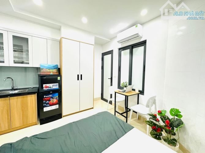 Siêu phẩm CCMN Cầu Giấy , hai thoáng, oto 10m, 75m2*7T, 17 phòng, dòng tiền 90tr/ th. - 0